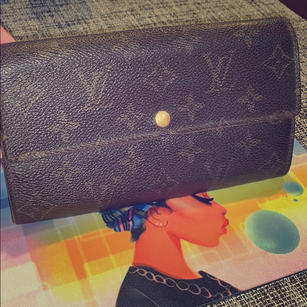 Date code TH0031. Vintage LV wallet. SOLD